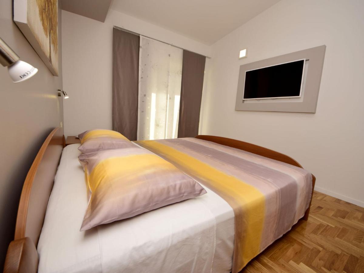 Apartment Mornar-2 By Interhome Trogir Exterior foto